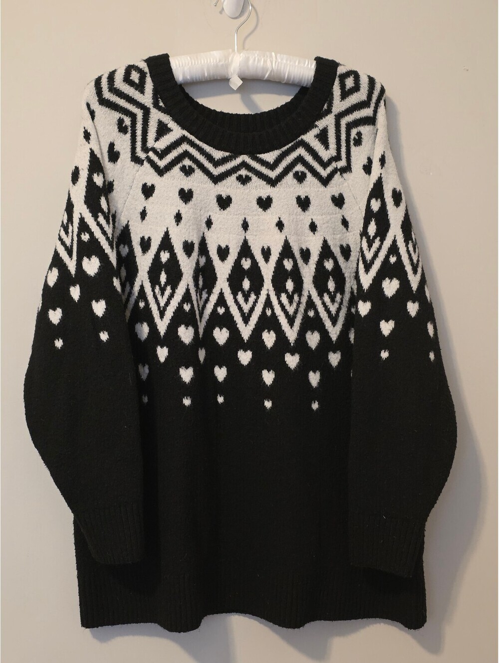 Torrid Black and White Heart Pattern Knit Sweater Size 3
